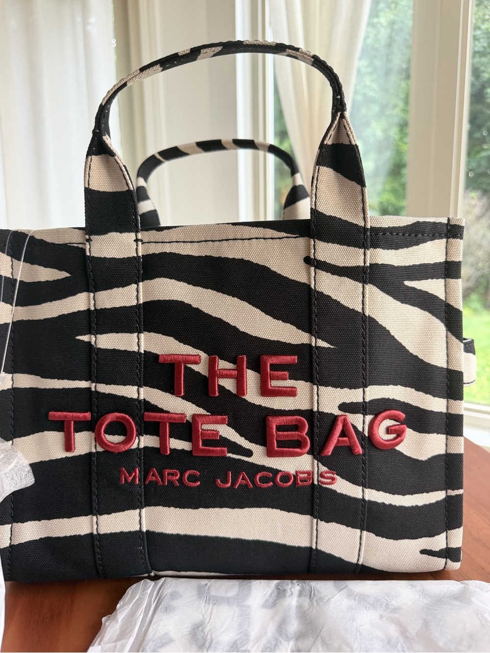 🦓 RARE Marc Jacobs Zebra Medium Tote ❤️ NWT DISCONTINUED Y2K Style ✨ - Picture 3 of 16